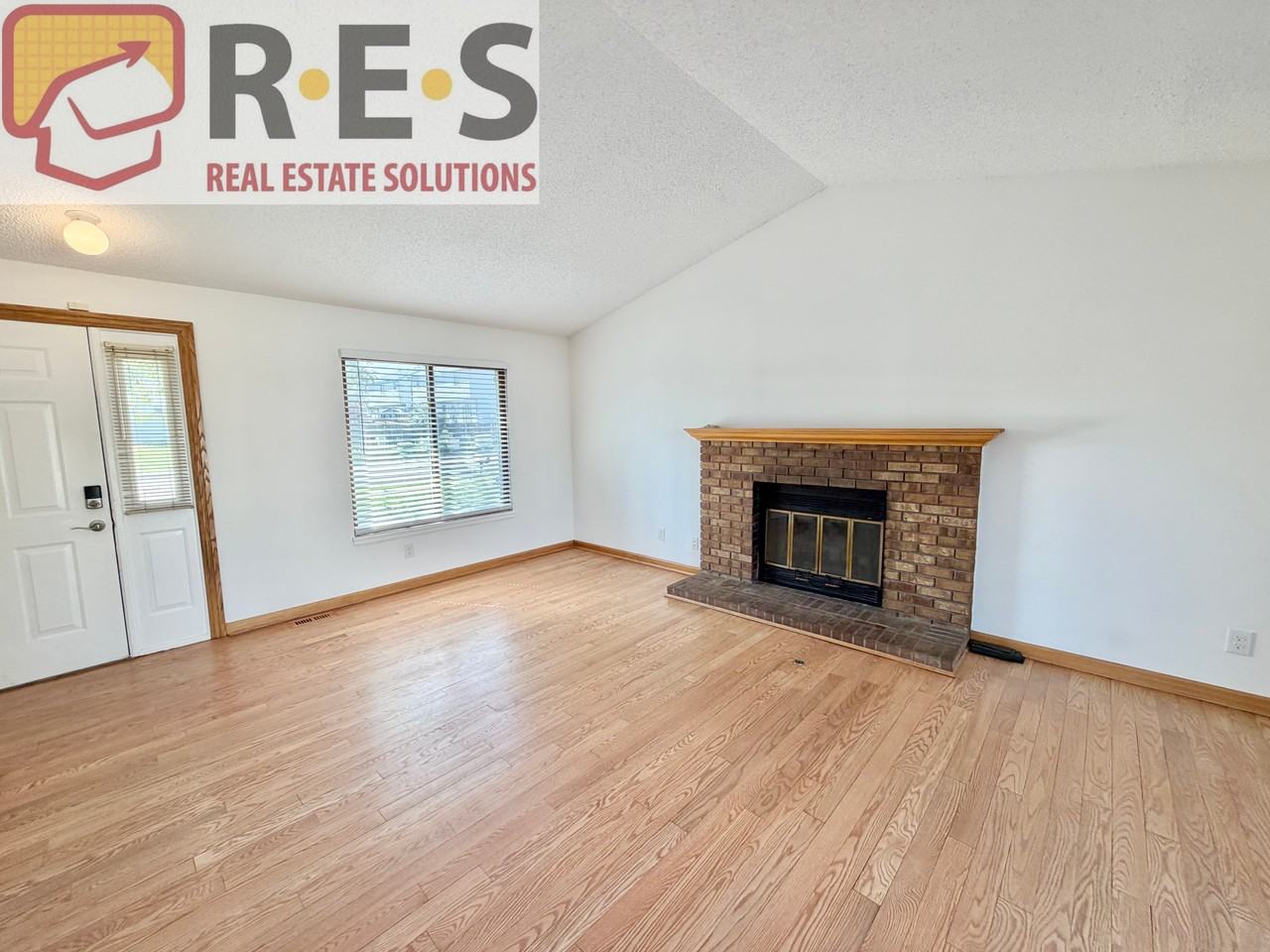 14535 E 44th Ave - Photo 5 of 15
