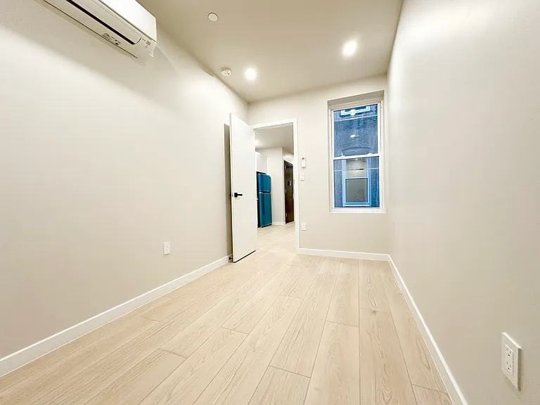 1667 Putnam Ave #12D - Photo 4 of 4