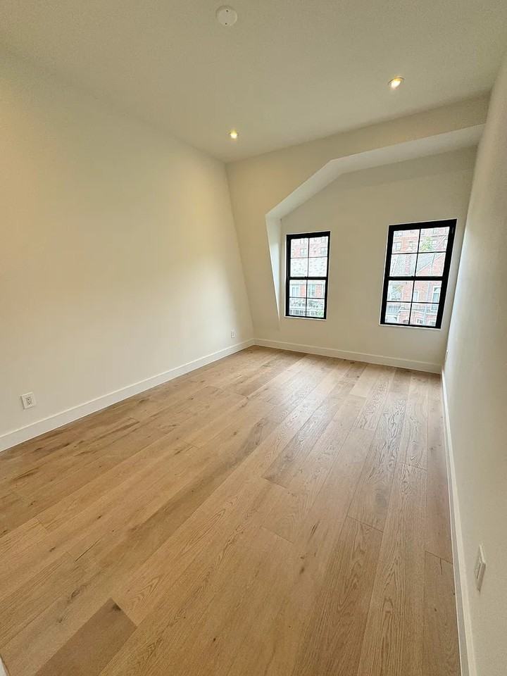 6858 Clyde St #10B - Photo 5 of 5