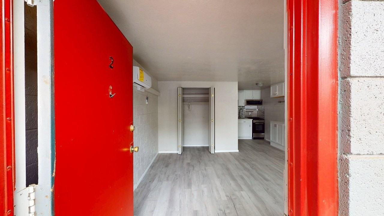 1601 Gold Ave Se - Photo 3 of 14