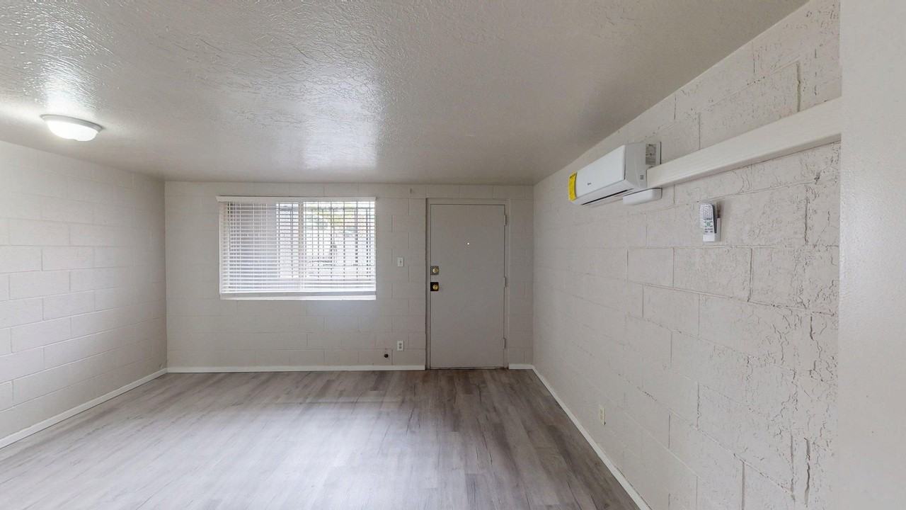 1601 Gold Ave Se - Photo 5 of 14