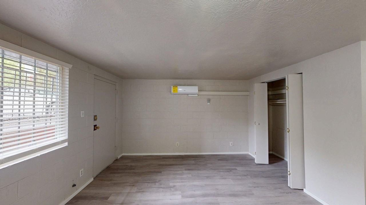 1601 Gold Ave Se - Photo 7 of 14