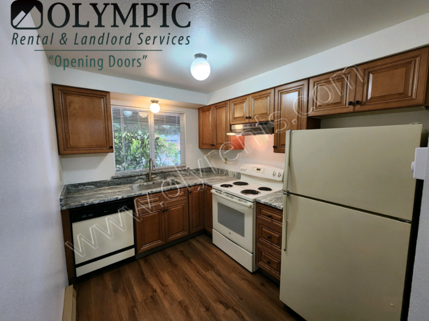 7609 Trails End Dr Se - Photo 5 of 14