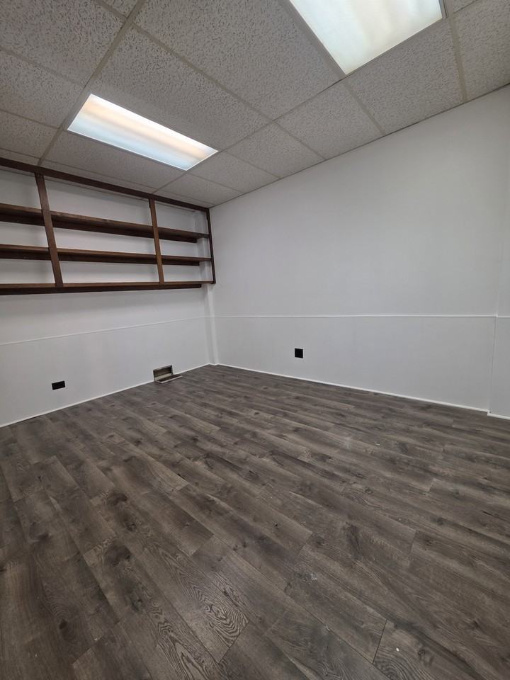 18019 Dixie Hwy - Photo 2 of 27