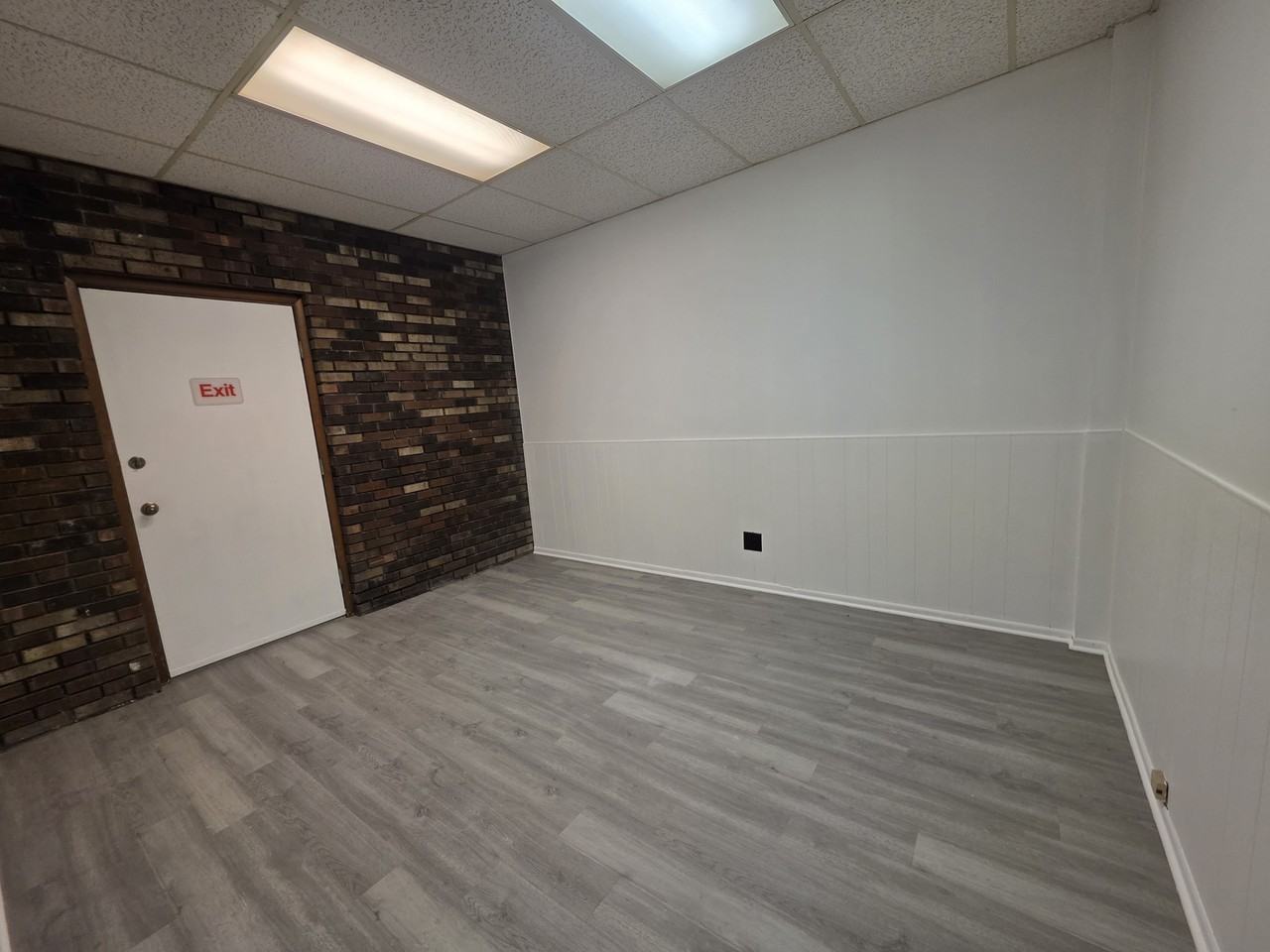 18019 Dixie Hwy - Photo 4 of 27