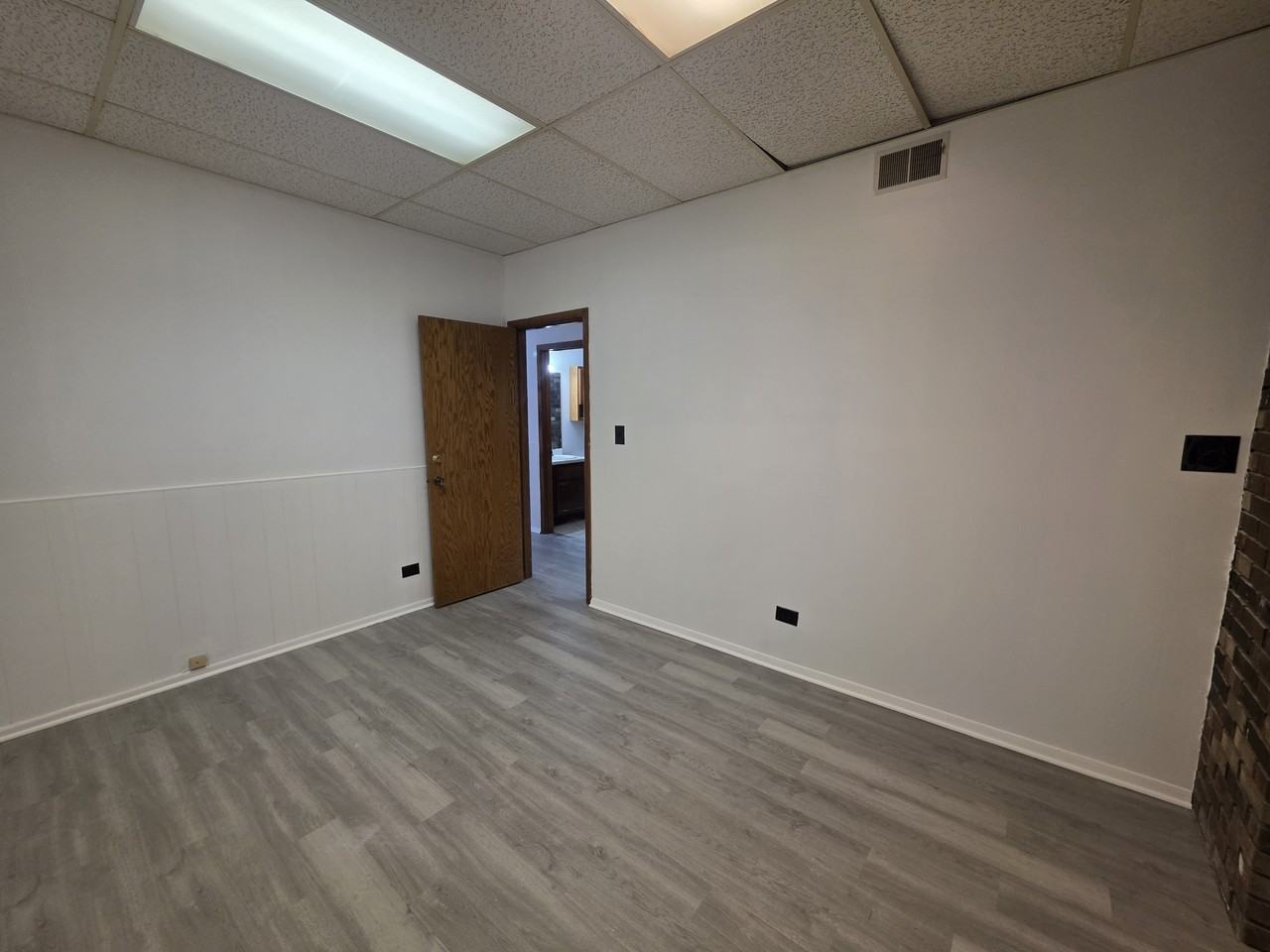 18019 Dixie Hwy - Photo 5 of 27