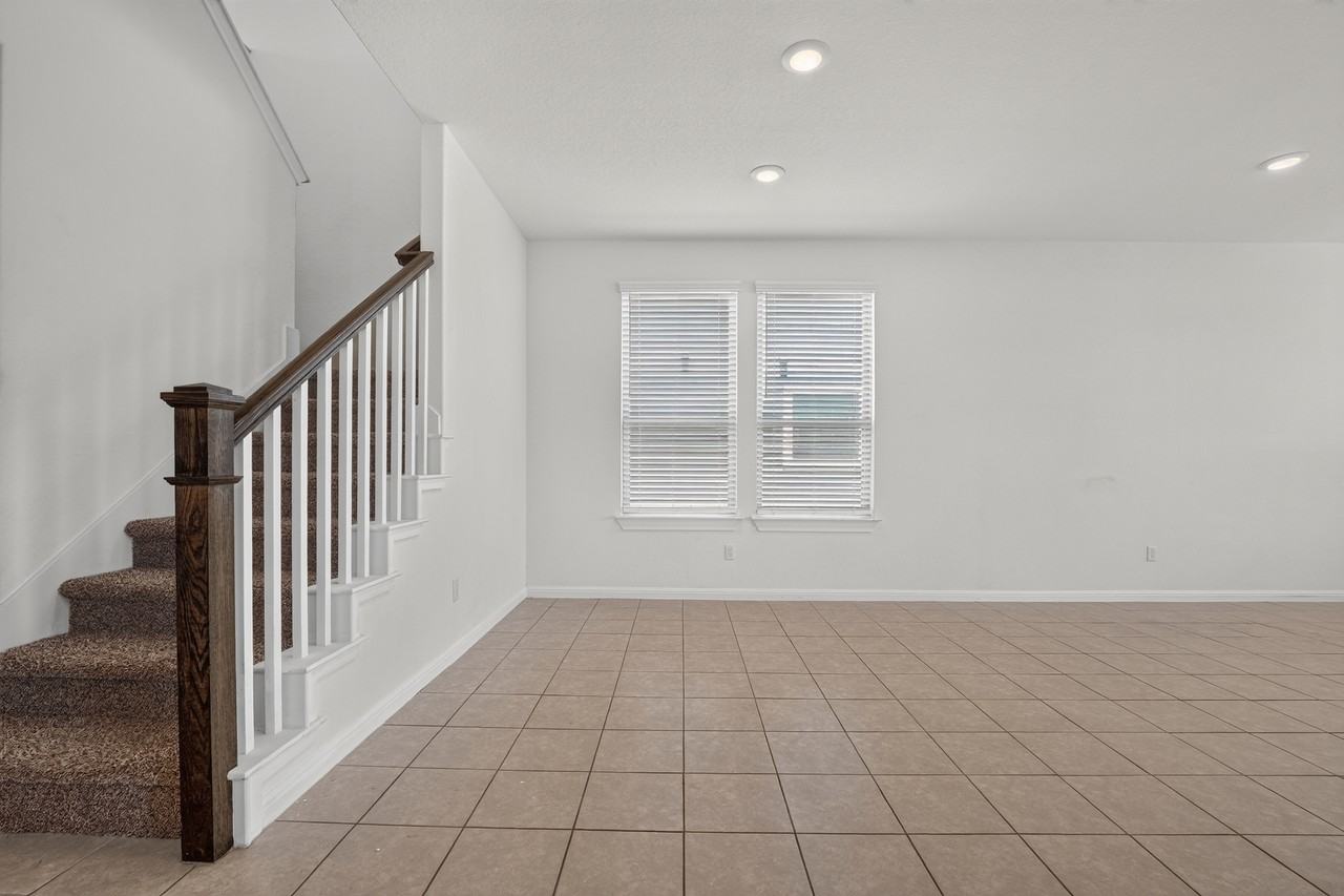 221 Sand Lily Ln - Photo 3 of 33