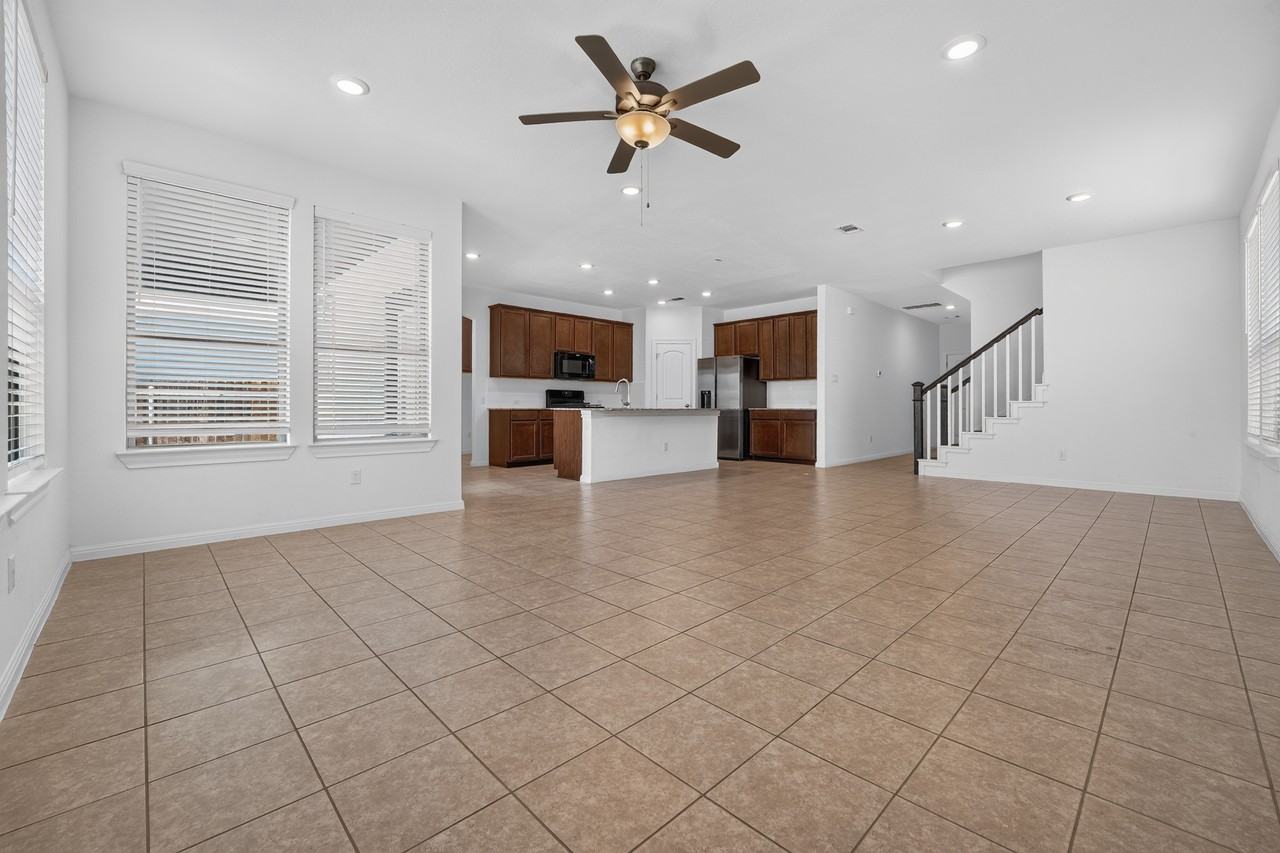 221 Sand Lily Ln - Photo 5 of 33