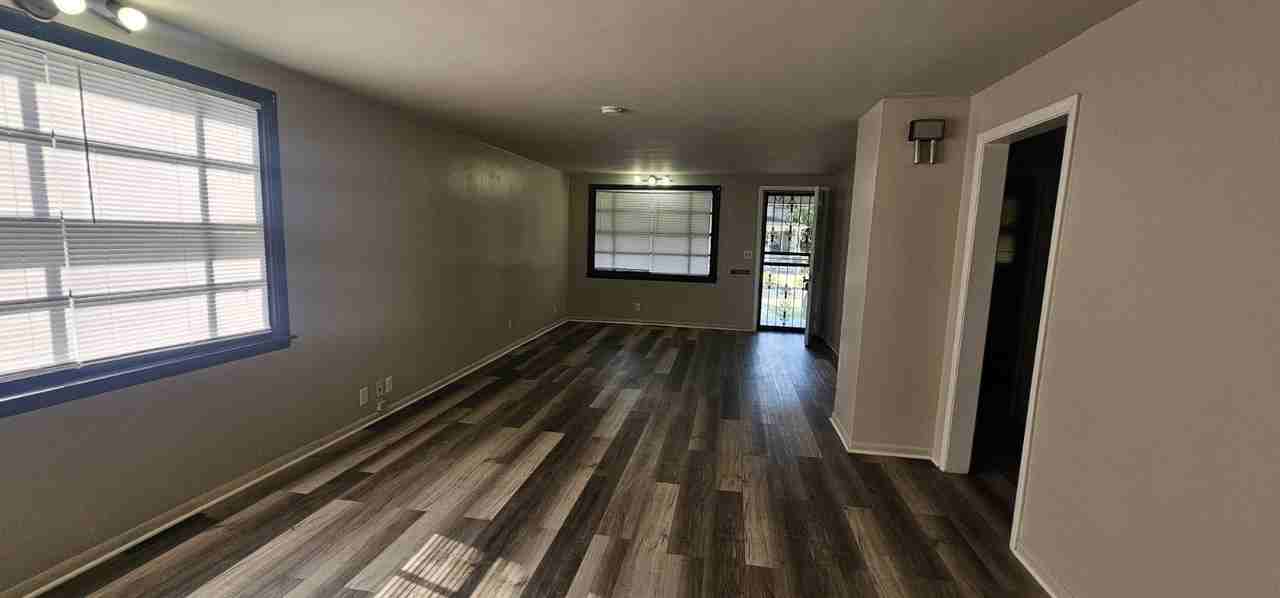 1105 W Jefferson Blvd - Photo 3 of 17