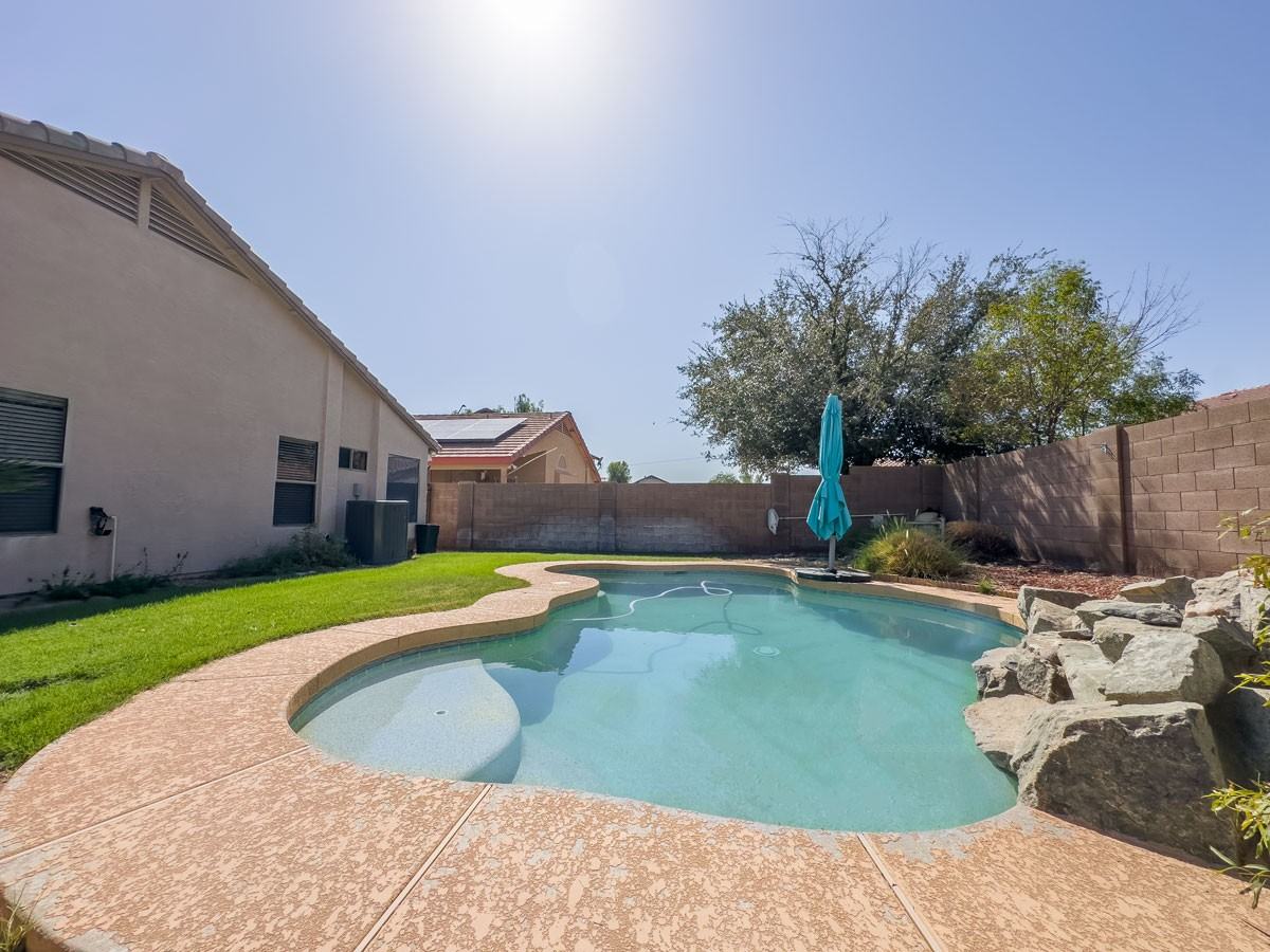 12434 W Windsor Blvd - Photo 2 of 28