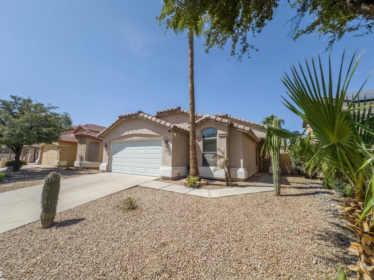 12434 W Windsor Blvd - Photo 3 of 28