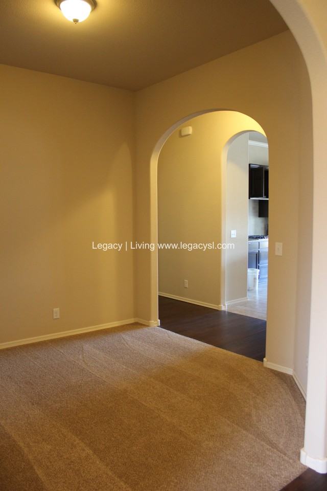 13238 S 20th St - Photo 5 of 26