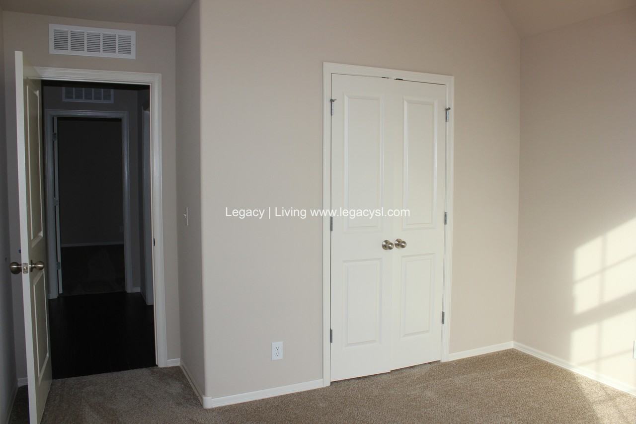 13238 S 20th St - Photo 7 of 26
