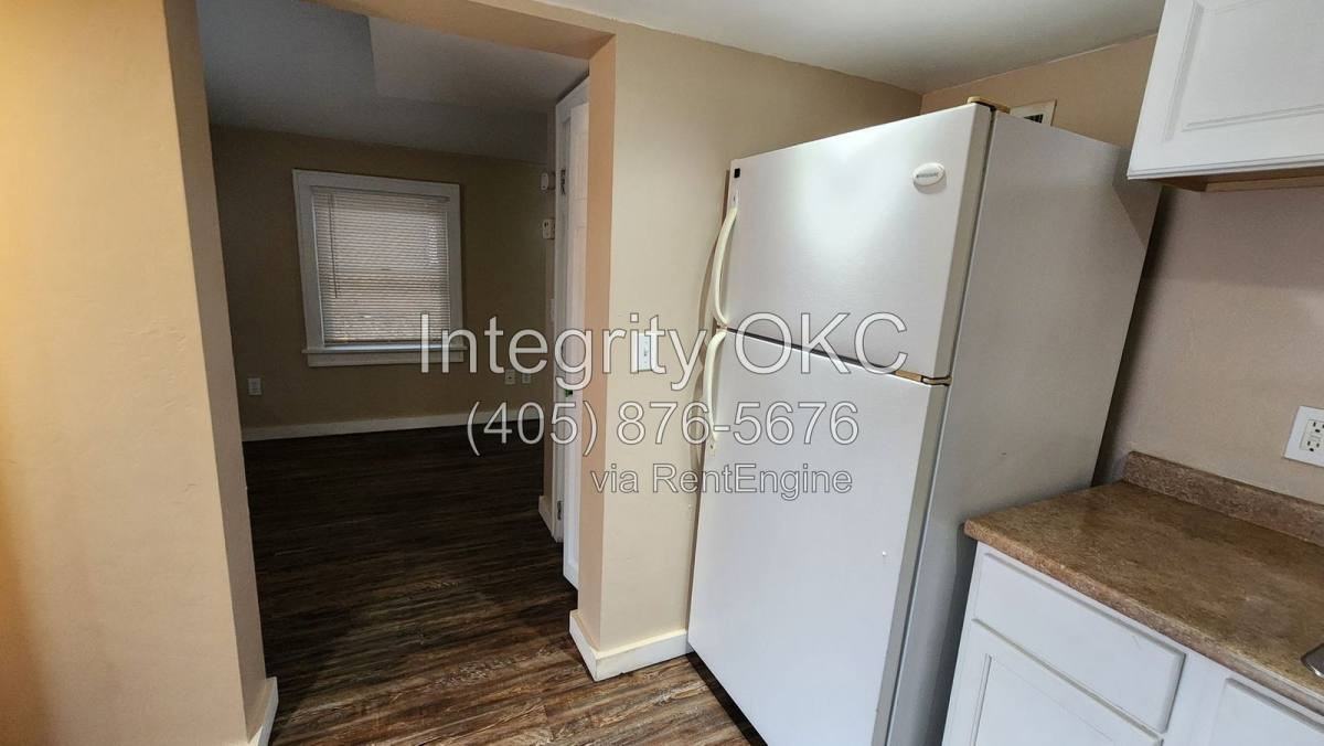 223 Nw 24th St #A - Photo 5 of 10