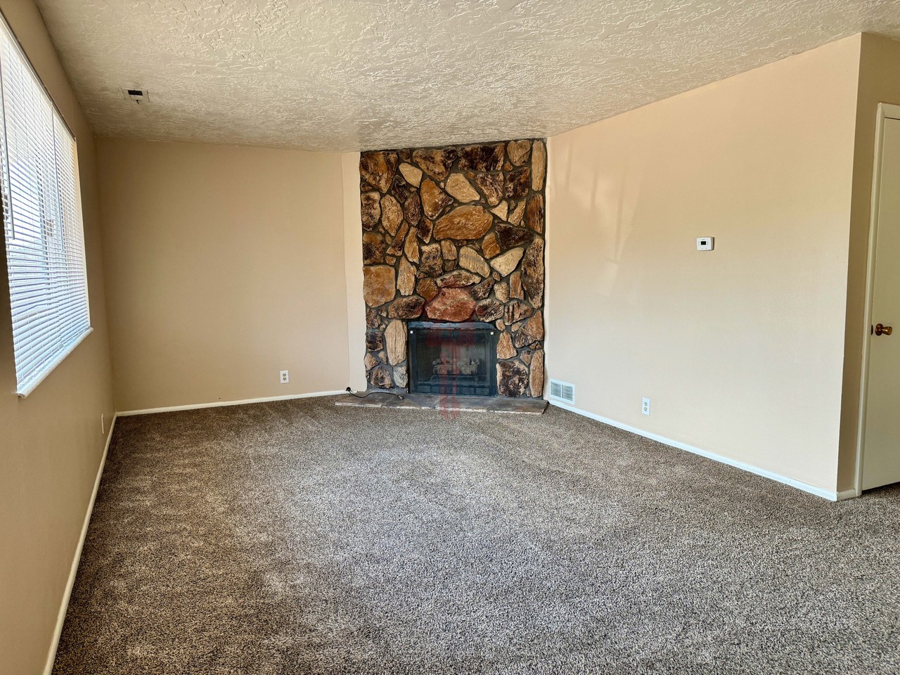 None 615/617 E Smelter Rd - Photo 3 of 16