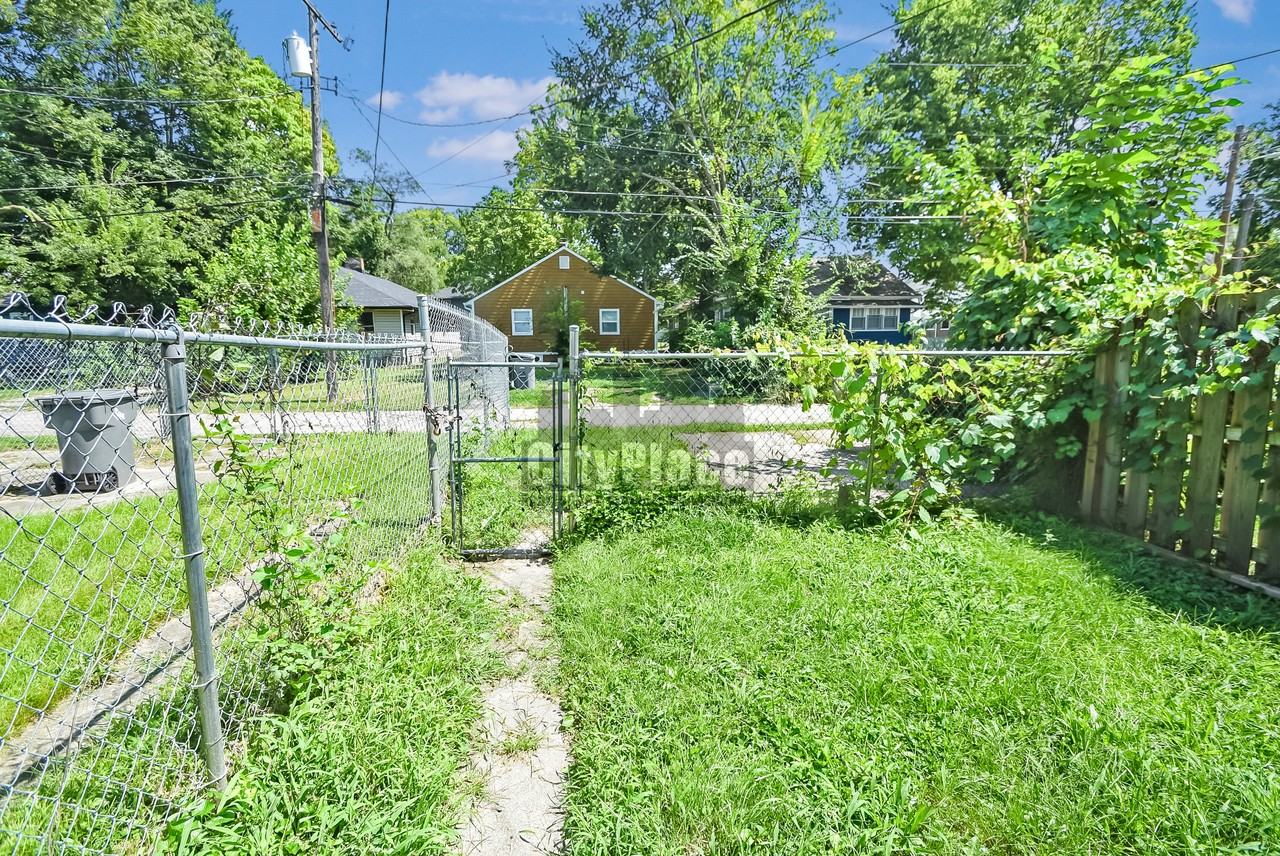 3707 N Capitol Ave - Photo 6 of 15