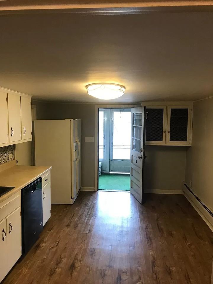 85 Perry St #B - Photo 2 of 16