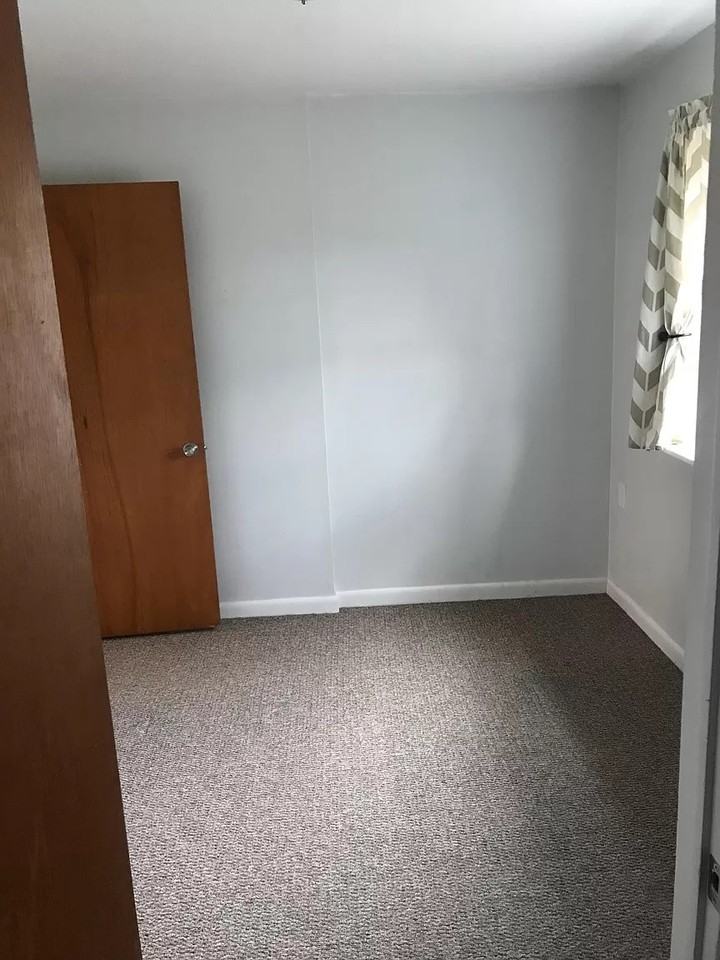 85 Perry St #B - Photo 3 of 16
