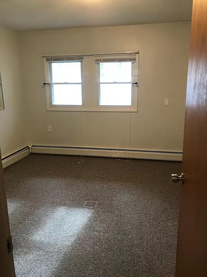 85 Perry St #B - Photo 5 of 16