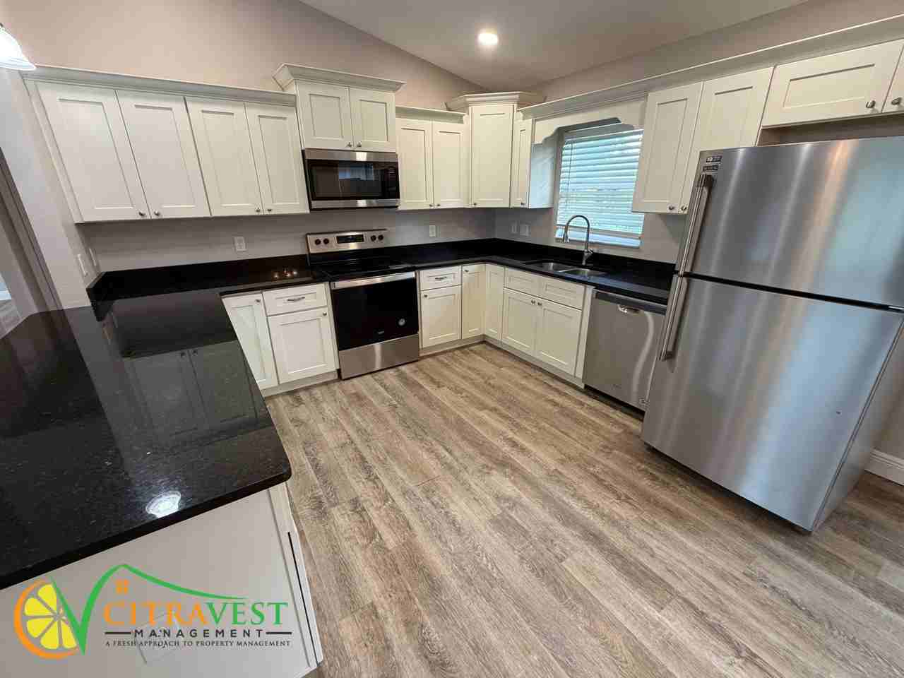 3275 W Viking Ln - Photo 4 of 14