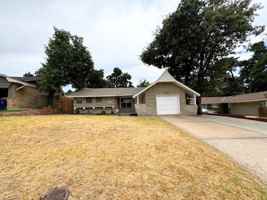 featured image of 7808 Nw 6th St