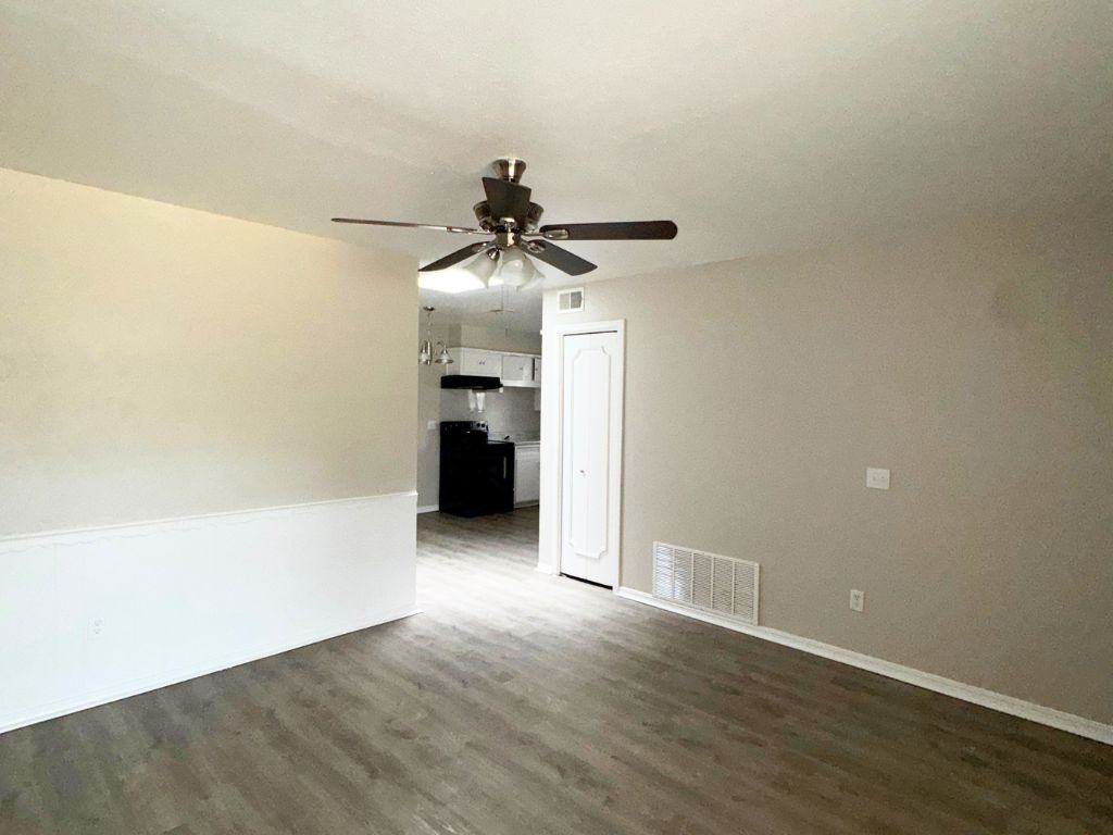 7808 Nw 6th St - Photo 4 of 19