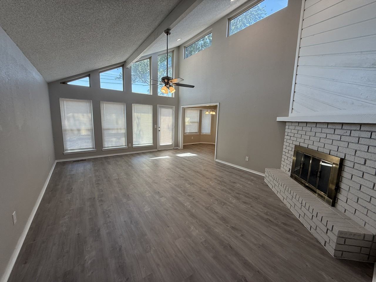 2713 W Houston Pl - Photo 4 of 15