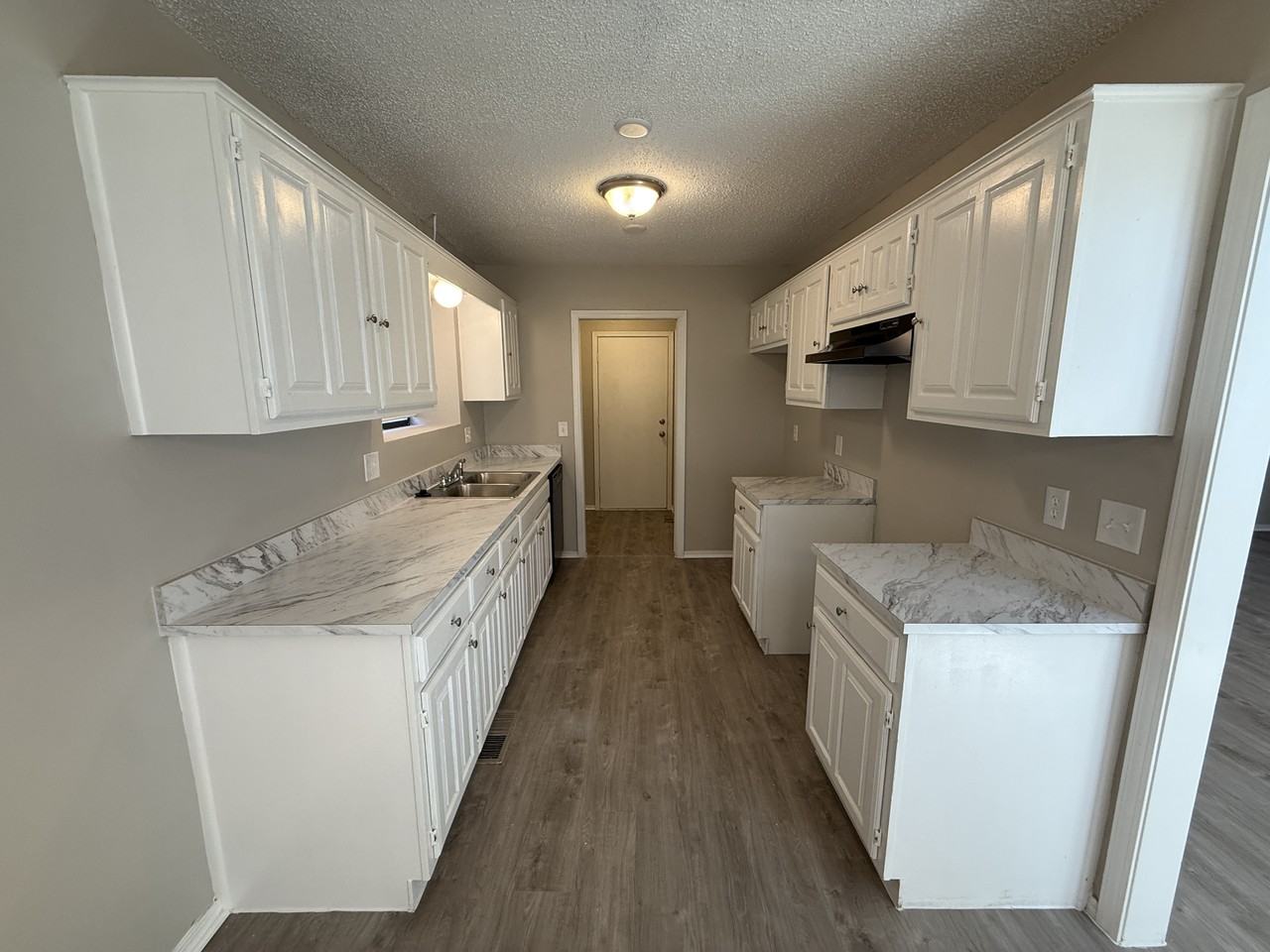 2713 W Houston Pl - Photo 5 of 15