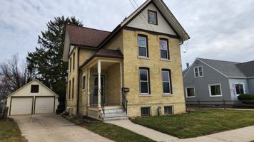 featured image of 1002 E Main St