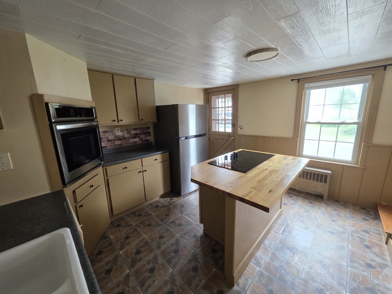 440 S Main St - Photo 4 of 17