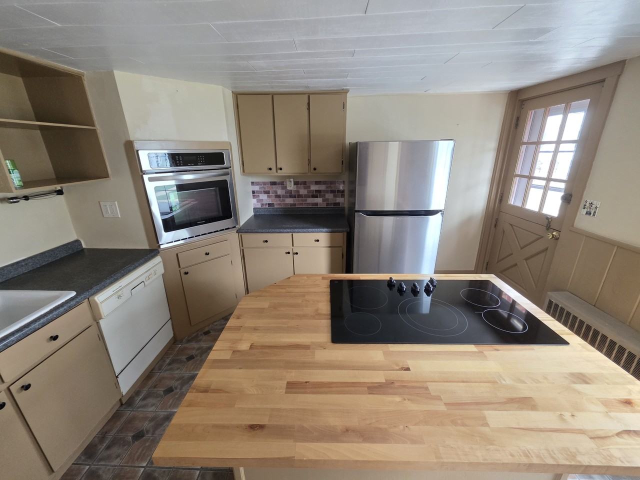 440 S Main St - Photo 6 of 17
