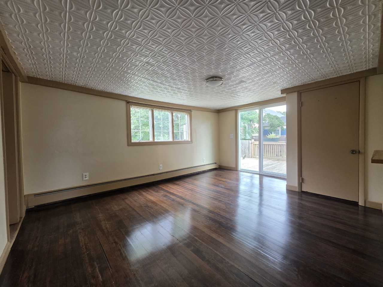 440 S Main St - Photo 7 of 17