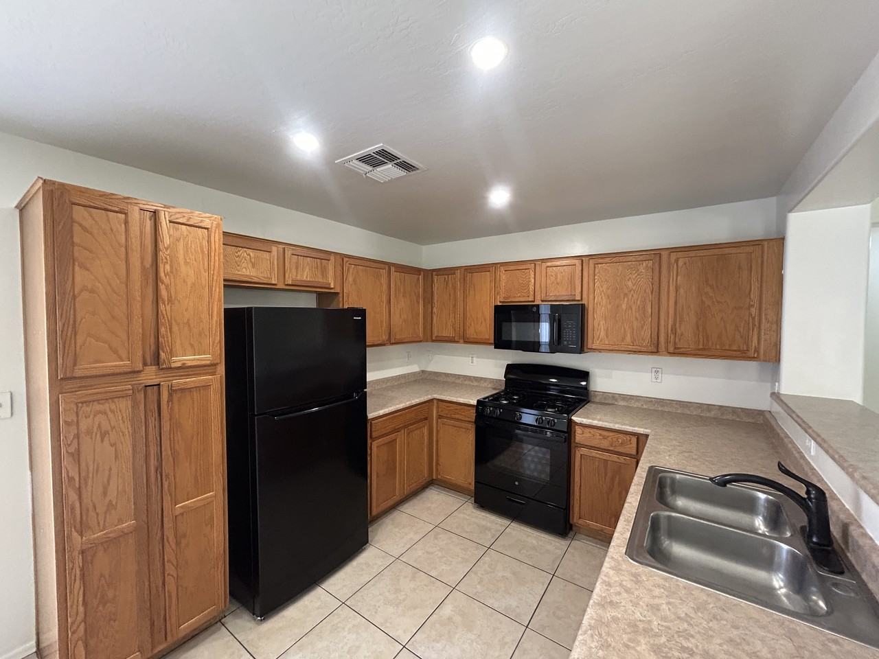 12614 W Bloomfield Rd - Photo 6 of 29