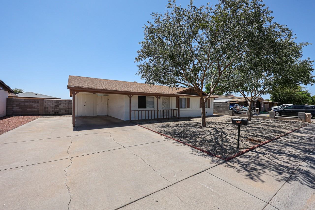 6913 W Solano Dr N - Photo 4 of 34