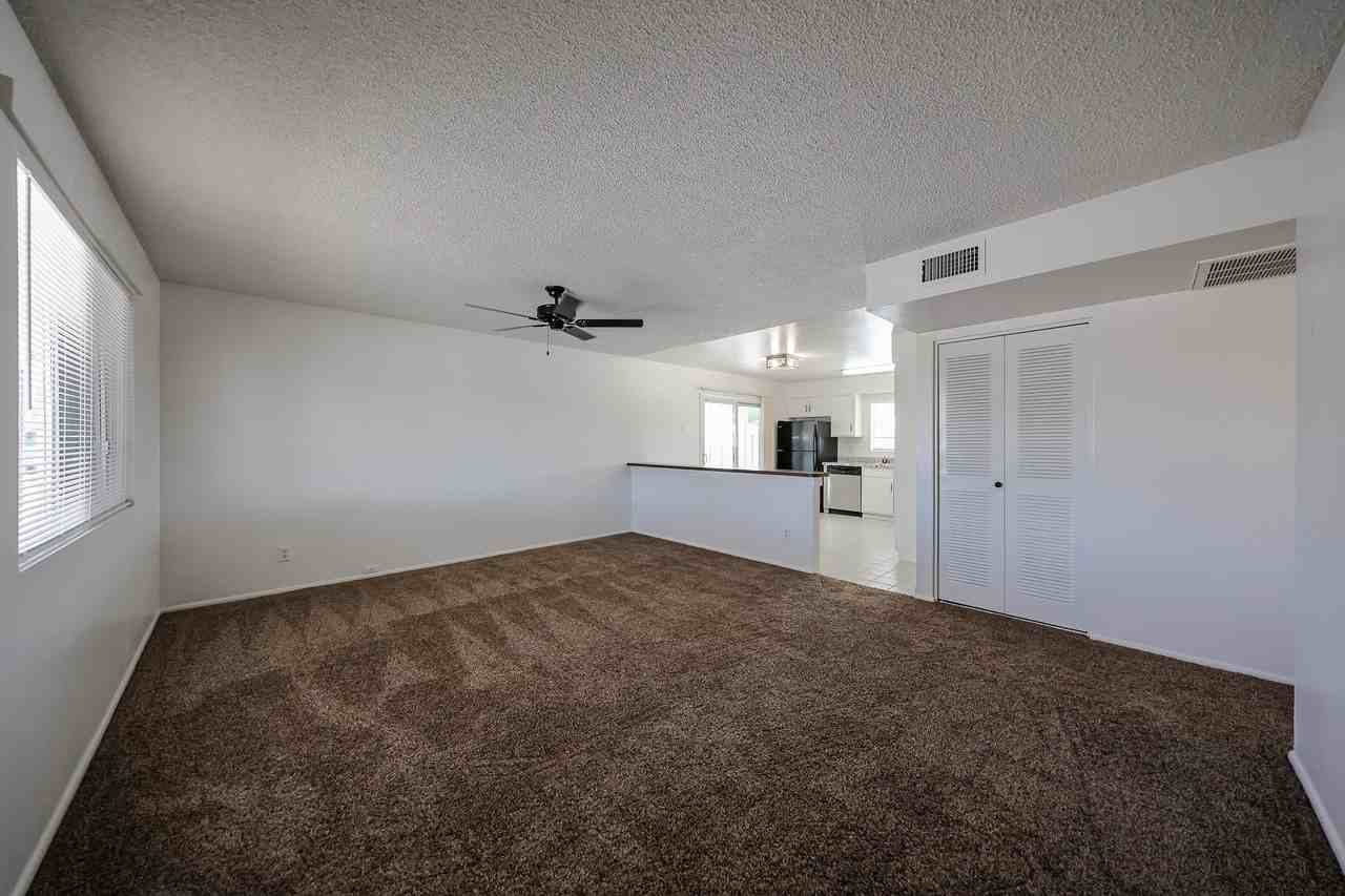 6913 W Solano Dr N - Photo 6 of 34