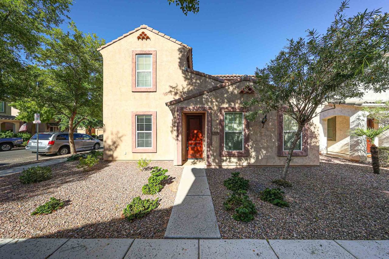 4256 E Tulsa St - Photo 2 of 37