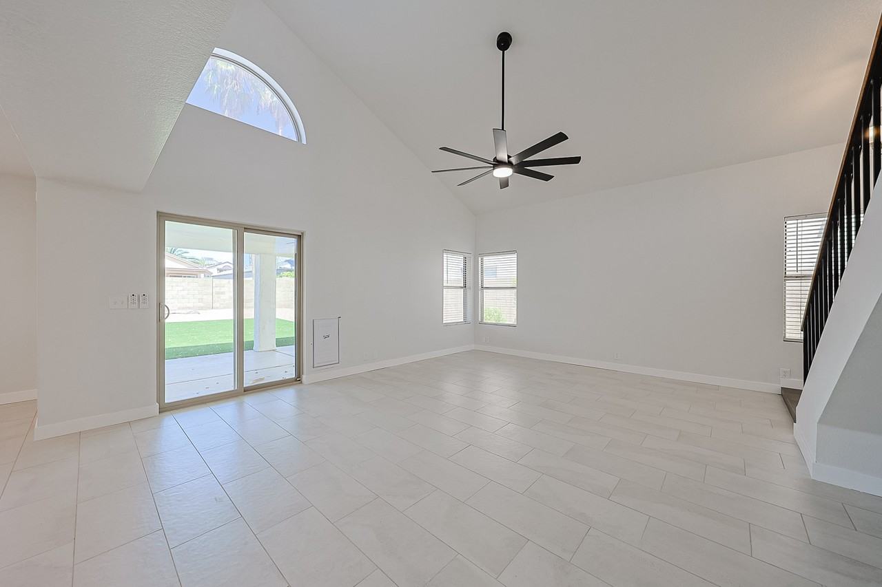 4018 W Camino Vivaz - Photo 7 of 35