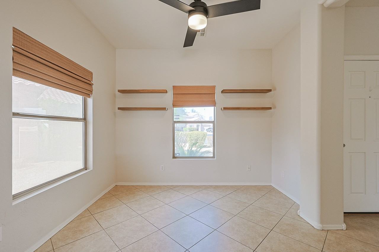 15289 W Desert Hills Dr - Photo 6 of 31