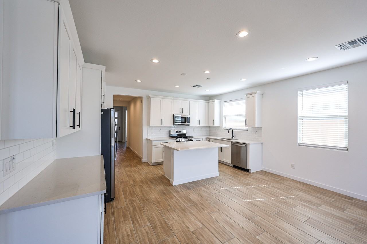 5411 W Royal Palm Rd - Photo 3 of 38