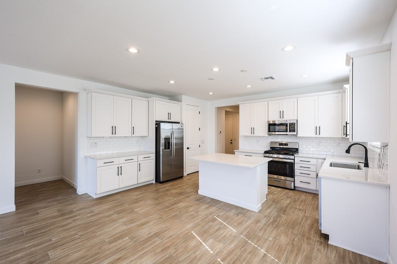 5411 W Royal Palm Rd - Photo 4 of 38