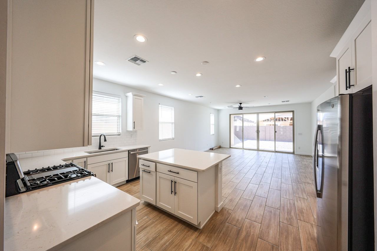 5411 W Royal Palm Rd - Photo 6 of 38