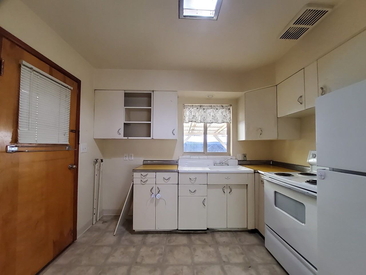 229 Carney St - Photo 3 of 7