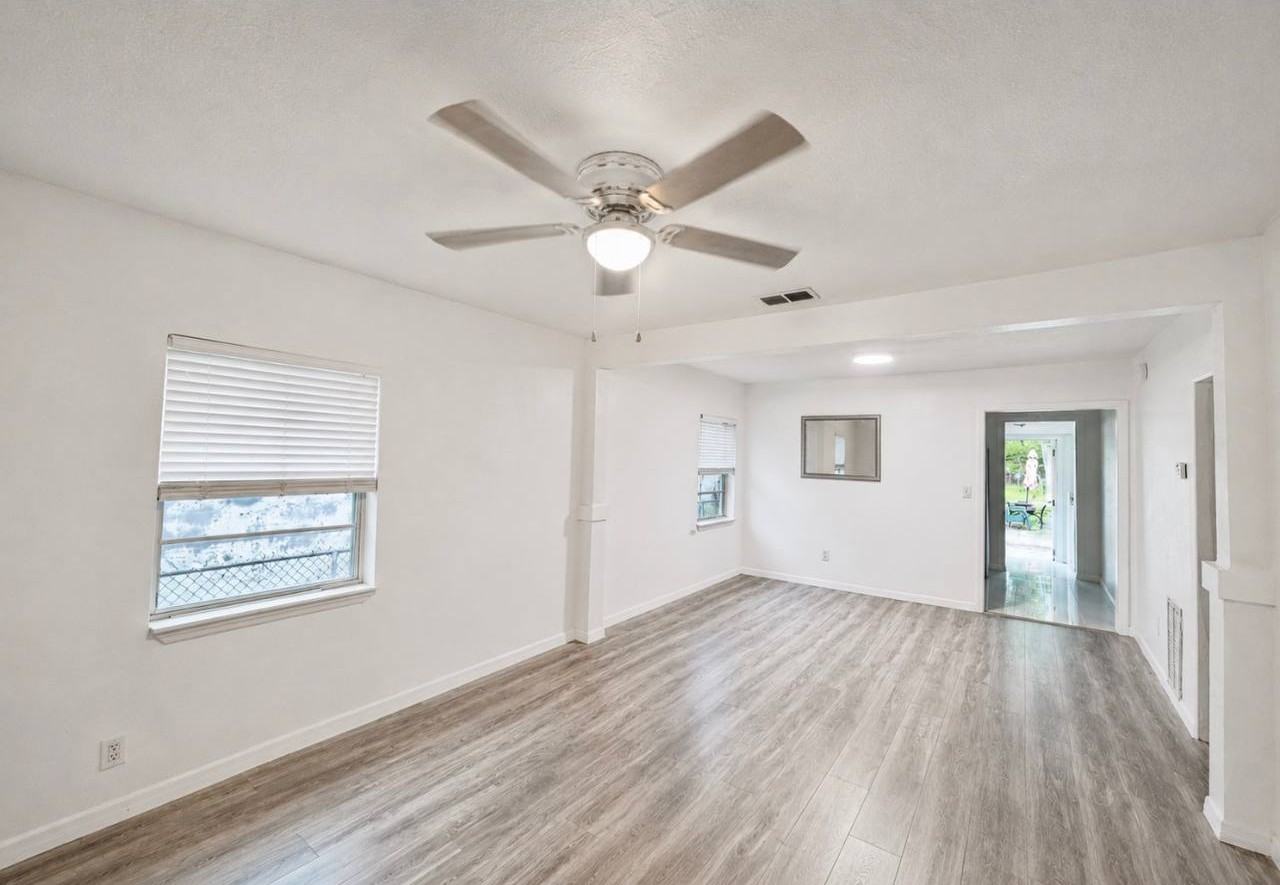 524 E Lime St - Photo 2 of 19