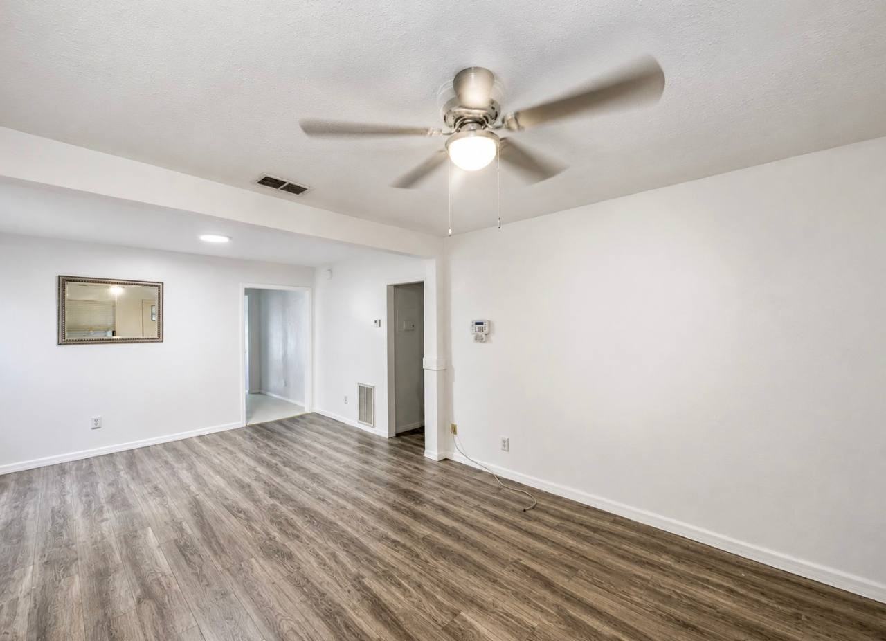 524 E Lime St - Photo 3 of 19