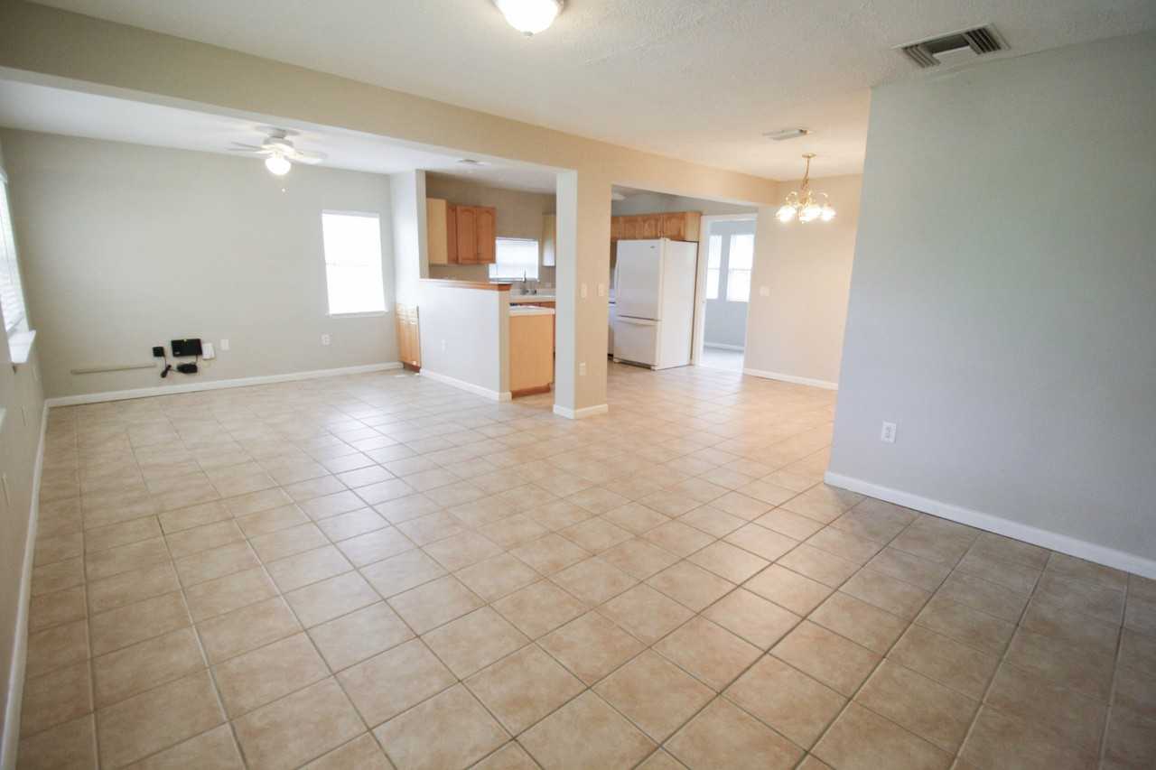 3331 Yorktown St - Photo 3 of 20