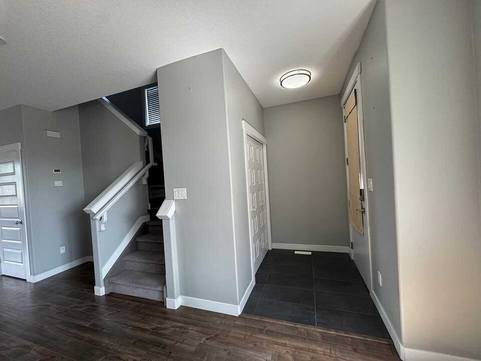 11706 129 Ave Nw - Photo 6 of 29