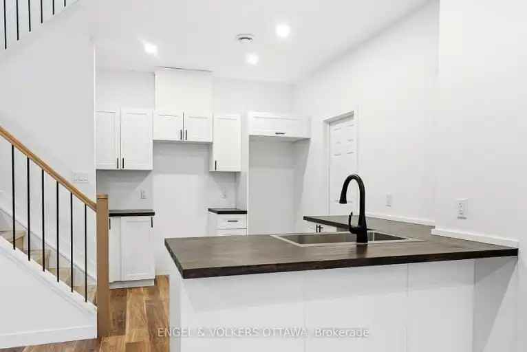 326 Frontenac St #C - Photo 4 of 17
