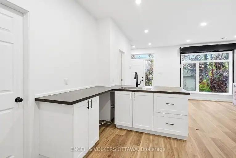 326 Frontenac St #C - Photo 6 of 17