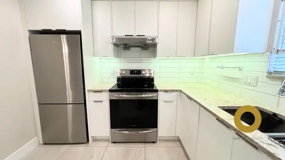 2821 Victoria Dr - Photo 2 of 10