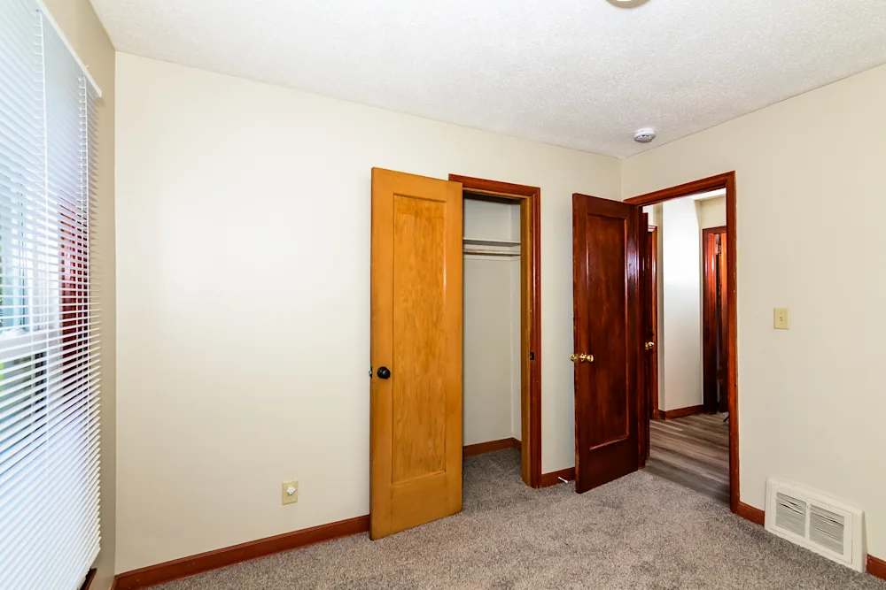3728 Noble Ave N #NA - Photo 3 of 7